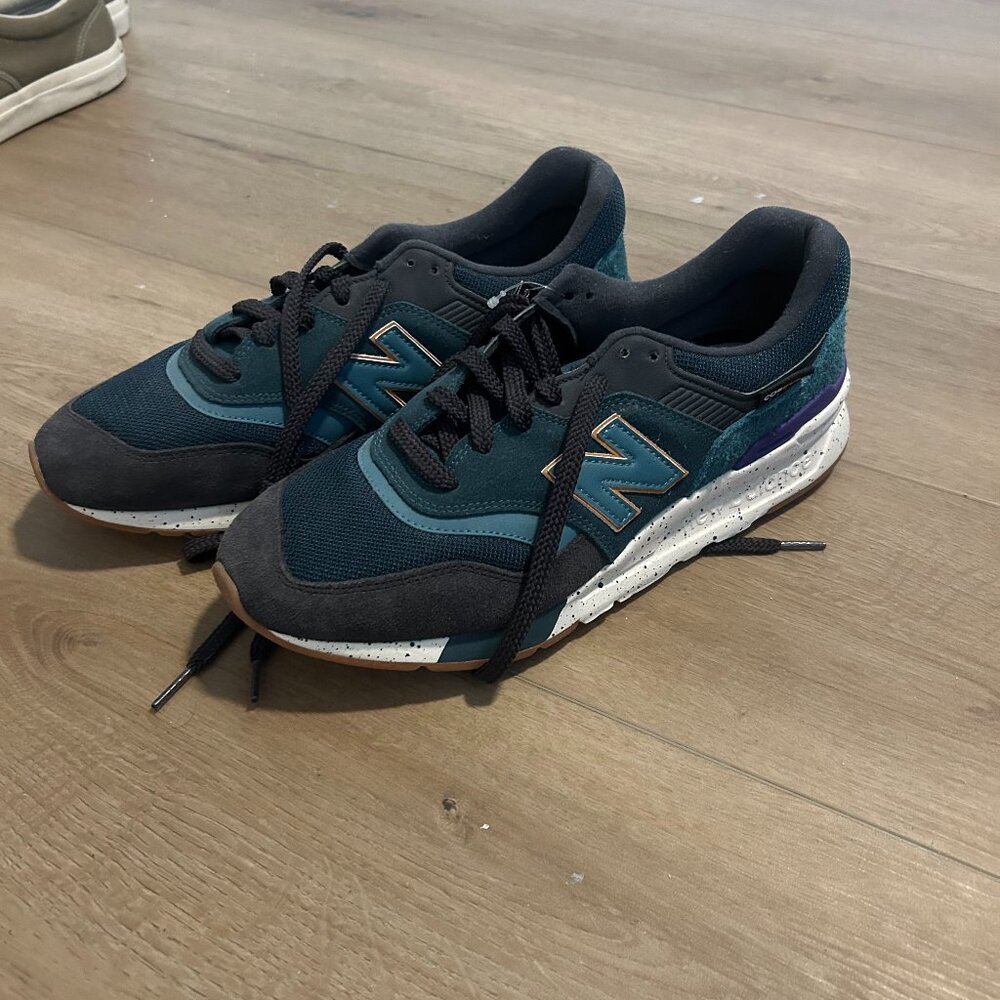 New Balances Mens running shoes Blue size 9